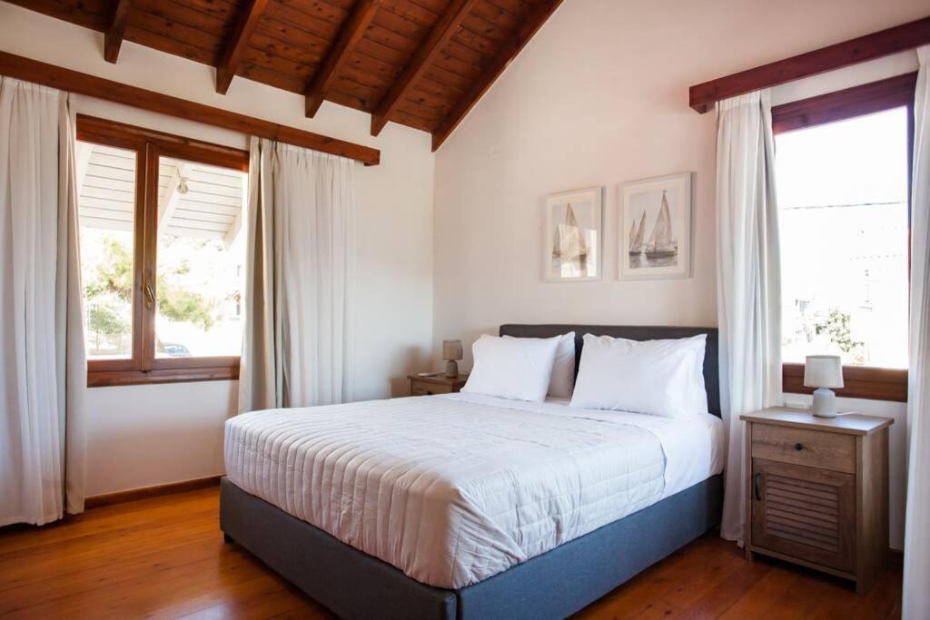 Chania Living Stories Villa With Piano Exterior foto