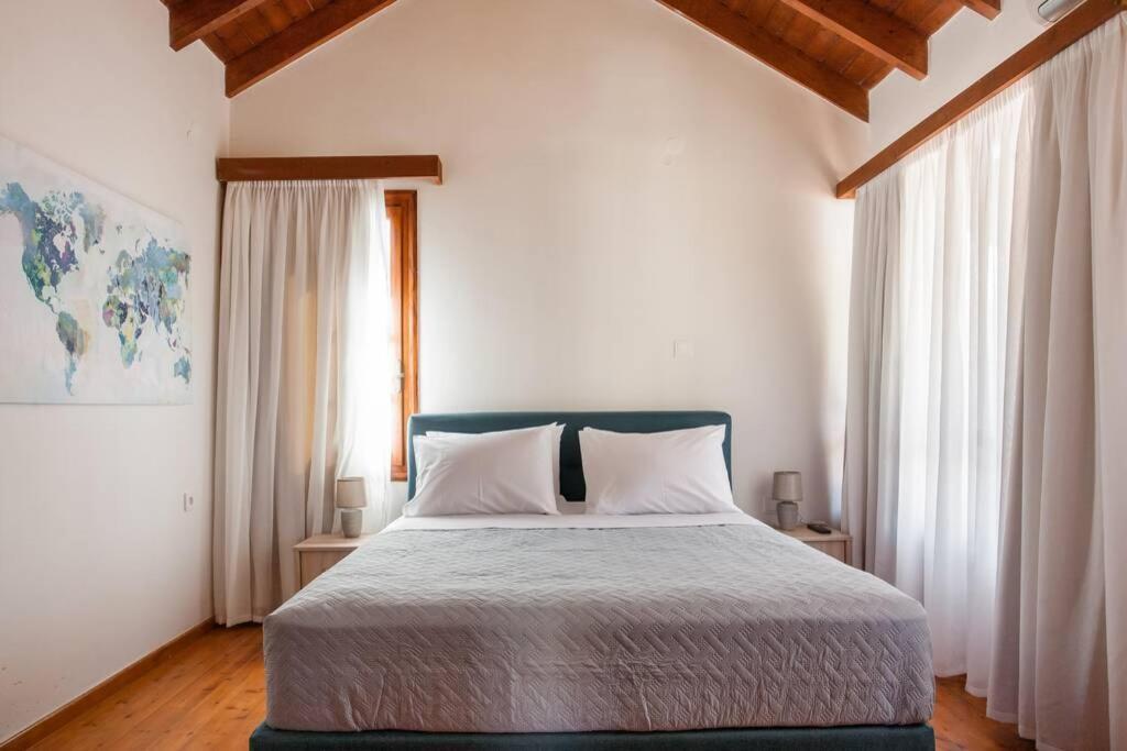 Chania Living Stories Villa With Piano Exterior foto